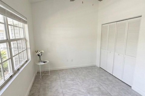 House in North Lauderdale, Florida 2 bedrooms, 75.81 sq.m. № 2065520 - photo 8