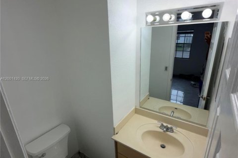 House in North Lauderdale, Florida 2 bedrooms, 75.81 sq.m. № 2065520 - photo 6