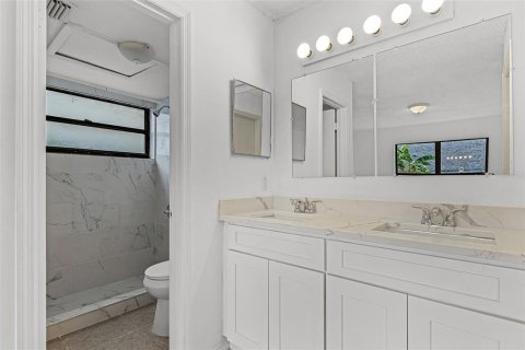 Casa en venta en Orlando, Florida, 3 dormitorios, 161.65 m2 № 1899004 - foto 2