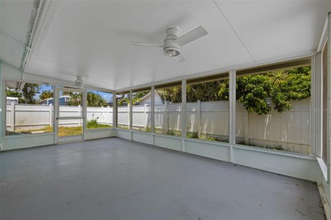 House in Palmetto, Florida 4 bedrooms, 168.62 sq.m. № 1690288 - photo 12