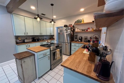 House in Plant City, Florida 5 bedrooms, 233.46 sq.m. № 1447411 - photo 5