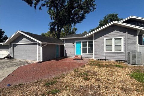 House in Plant City, Florida 5 bedrooms, 233.46 sq.m. № 1447411 - photo 3