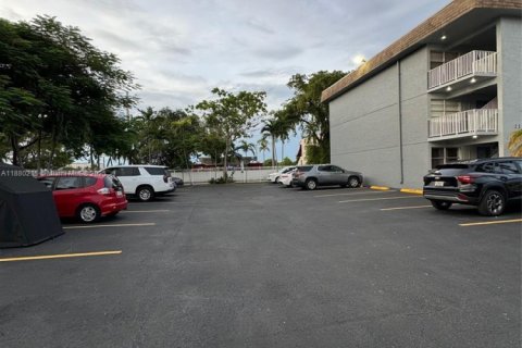 Купить кондоминиум в Суитуотер, Флорида 2 спальни, 72м2, № 2055010 - фото 21