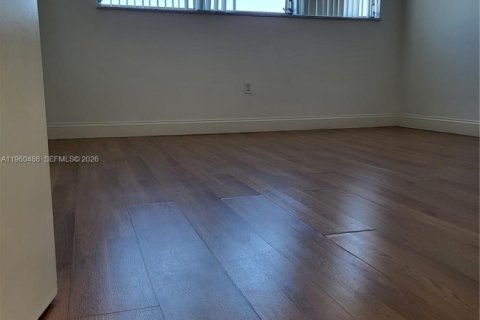 Copropriété à louer à Bay Harbor Islands, Floride: 2 chambres, 86.31 m2 № 2025781 - photo 6