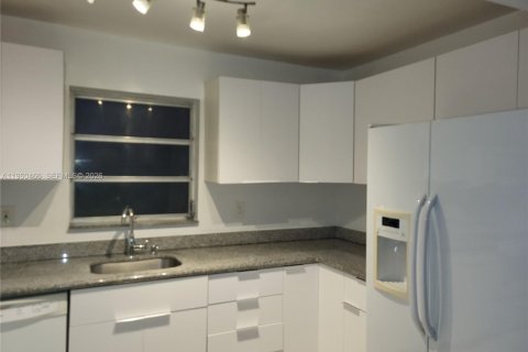 Condo à Bay Harbor Islands, Floride, 2 chambres  № 2025781