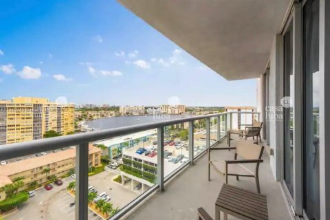 Купить кондоминиум в Халландейл-Бич, Флорида 2 спальни, 94.76м2, № 1974575 - фото 24