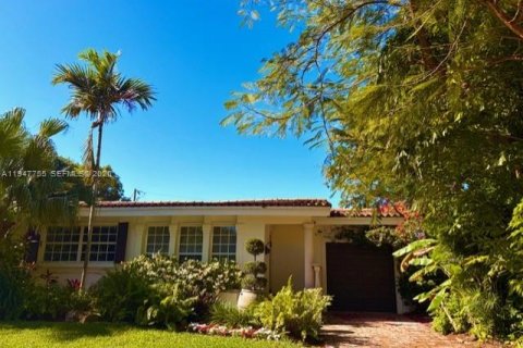 Casa en Coral Gables, Florida 3 dormitorios, 128.86 m2 № 2003793