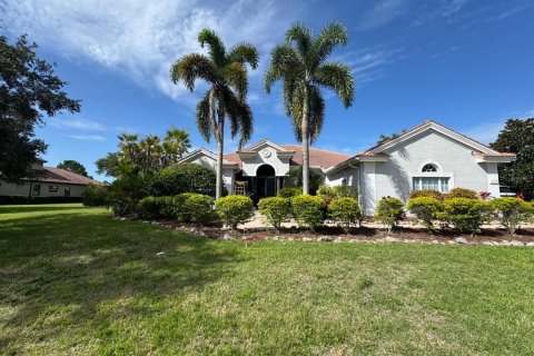 House in Bradenton, Florida 4 bedrooms, 257.34 sq.m. № 1835040 - photo 1