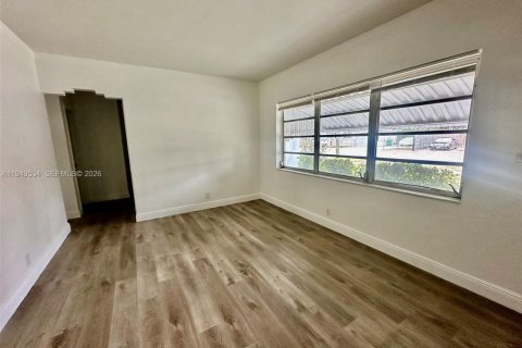 Снять в аренду виллу или дом в Майами, Флорида 3 спальни, 102.38м2, № 2004988 - фото 11