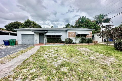 Дом в Майами, Флорида 3 спальни, 102.38м2 № 2004988