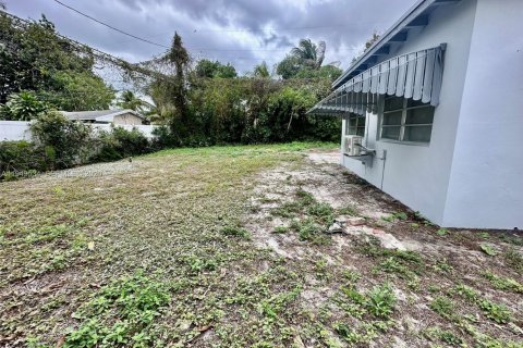 Снять в аренду виллу или дом в Майами, Флорида 3 спальни, 102.38м2, № 2004988 - фото 3