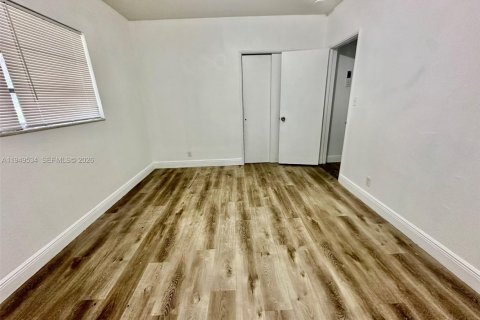 Снять в аренду виллу или дом в Майами, Флорида 3 спальни, 102.38м2, № 2004988 - фото 8