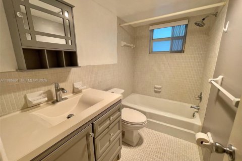 Copropriété à vendre à Hollywood, Floride: 1 chambre, 69.12 m2 № 2255055 - photo 11