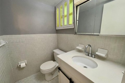 Copropriété à vendre à Hollywood, Floride: 1 chambre, 69.12 m2 № 2255055 - photo 12