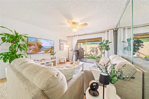 Condo in Miami Gardens, Florida, 2 bedrooms  № 2045908 - photo 9