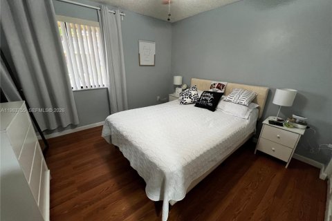 Condo in Miami Gardens, Florida, 2 bedrooms  № 2045908 - photo 6