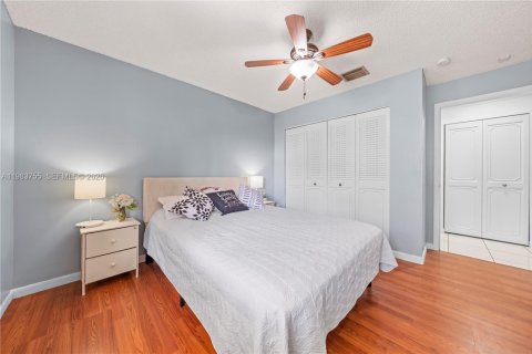 Condo in Miami Gardens, Florida, 2 bedrooms  № 2045908 - photo 12