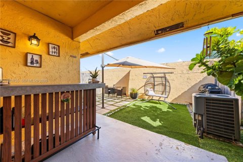 Condo in Miami Gardens, Florida, 2 bedrooms  № 2045908 - photo 20