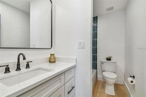 Villa ou maison à louer à Brandon, Floride: 3 chambres, 139.26 m2 № 2431695 - photo 9