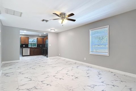 House in Fort Myers, Florida 3 bedrooms, 86.03 sq.m. № 1913141 - photo 12