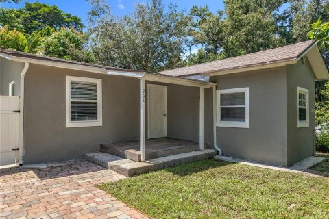 House in Fort Myers, Florida 3 bedrooms, 86.03 sq.m. № 1913141 - photo 6