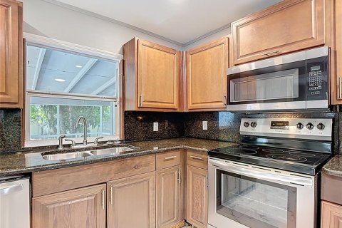 House in Fort Myers, Florida 3 bedrooms, 86.03 sq.m. № 1913141 - photo 24