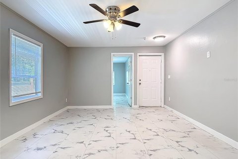 House in Fort Myers, Florida 3 bedrooms, 86.03 sq.m. № 1913141 - photo 16