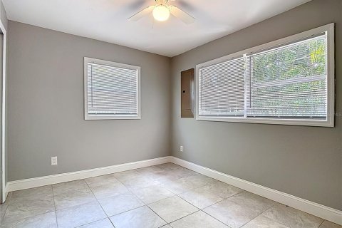 House in Fort Myers, Florida 3 bedrooms, 86.03 sq.m. № 1913141 - photo 28