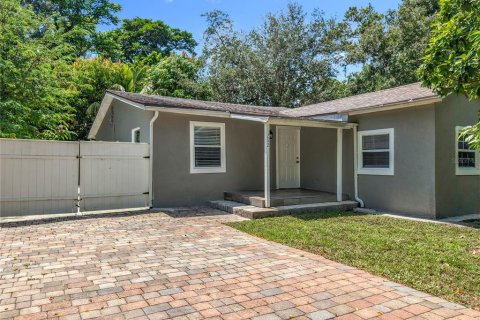 House in Fort Myers, Florida 3 bedrooms, 86.03 sq.m. № 1913141 - photo 5