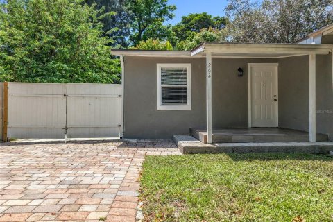 House in Fort Myers, Florida 3 bedrooms, 86.03 sq.m. № 1913141 - photo 7