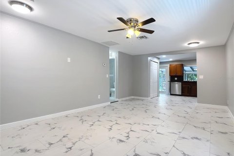 House in Fort Myers, Florida 3 bedrooms, 86.03 sq.m. № 1913141 - photo 14