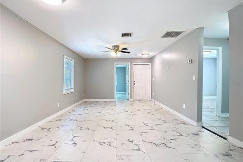 House in Fort Myers, Florida 3 bedrooms, 86.03 sq.m. № 1913141 - photo 17