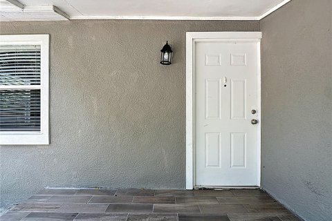 House in Fort Myers, Florida 3 bedrooms, 86.03 sq.m. № 1913141 - photo 10