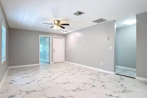 House in Fort Myers, Florida 3 bedrooms, 86.03 sq.m. № 1913141 - photo 18