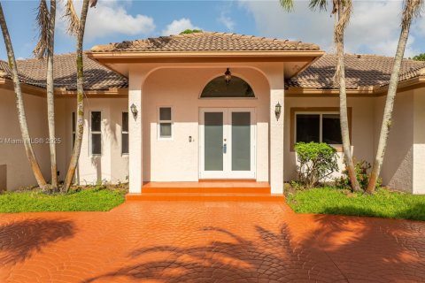 House in Plantation, Florida 5 bedrooms, 372.07 sq.m. № 1848348 - photo 4