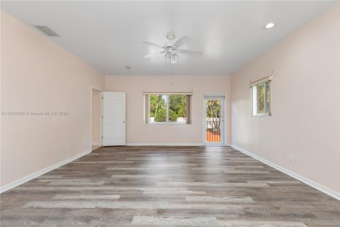 House in Plantation, Florida 5 bedrooms, 372.07 sq.m. № 1848348 - photo 22