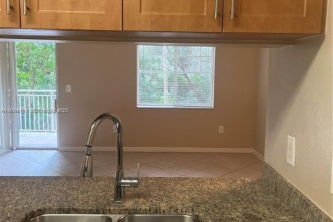 Снять в аренду кондоминиум в Уэст-Палм-Бич, Флорида 1 спальня, 78.32м2, № 1991355 - фото 5