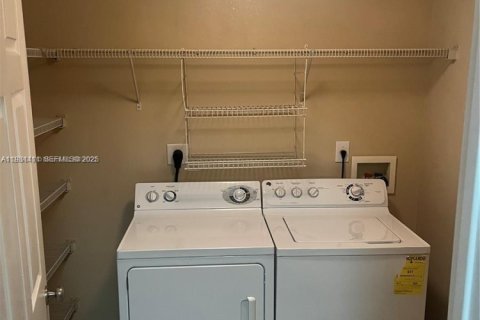 Снять в аренду кондоминиум в Уэст-Палм-Бич, Флорида 1 спальня, 78.32м2, № 1991355 - фото 6