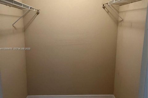 Снять в аренду кондоминиум в Уэст-Палм-Бич, Флорида 1 спальня, 78.32м2, № 1991355 - фото 12