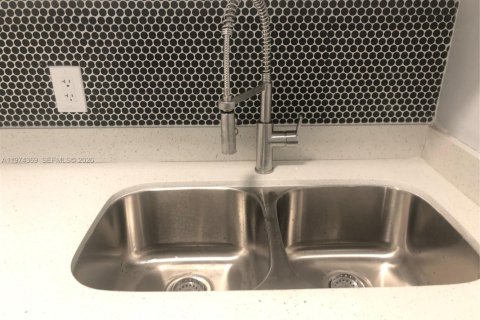 Apartamento en alquiler en Fort Lauderdale, Florida, 1 dormitorio № 2036620 - foto 6