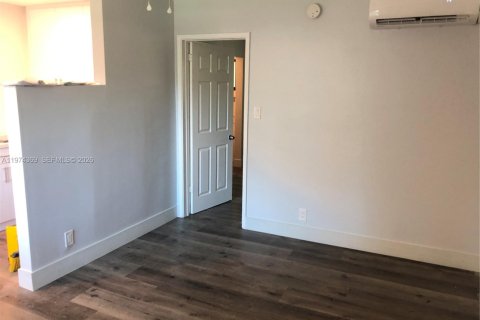 Apartamento en alquiler en Fort Lauderdale, Florida, 1 dormitorio № 2036620 - foto 8