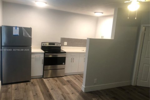 Apartamento en alquiler en Fort Lauderdale, Florida, 1 dormitorio № 2036620 - foto 3