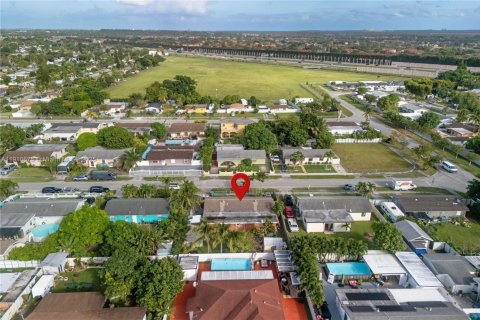 House in Homestead, Florida 3 bedrooms, 166.57 sq.m. № 2013166 - photo 6