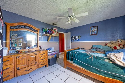 House in Homestead, Florida 3 bedrooms, 166.57 sq.m. № 2013166 - photo 12