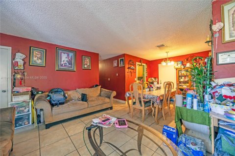 House in Homestead, Florida 3 bedrooms, 166.57 sq.m. № 2013166 - photo 17