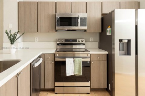 Townhouse in Lauderhill, Florida 3 bedrooms, 130.06 sq.m. № 1930691 - photo 2