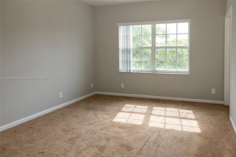 Townhouse in Lauderhill, Florida 3 bedrooms, 130.06 sq.m. № 1930691 - photo 23