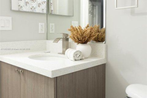 Townhouse in Lauderhill, Florida 3 bedrooms, 130.06 sq.m. № 1930691 - photo 16