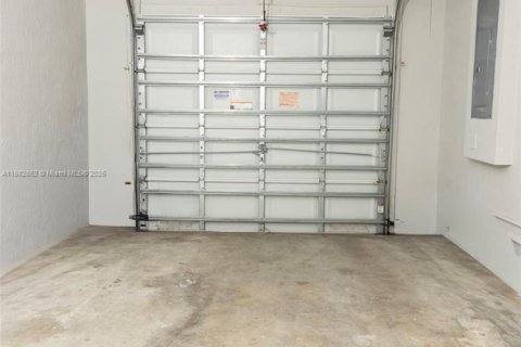 Townhouse in Lauderhill, Florida 3 bedrooms, 130.06 sq.m. № 1930691 - photo 27