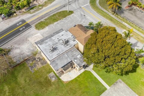 Купить коммерческую недвижимость в Майами, Флорида № 2048181 - фото 7